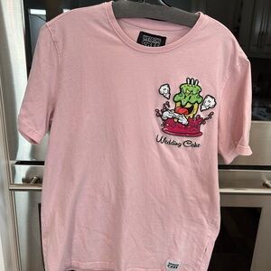 Wedding cake Graphic Pink Tee size L has wear hole cracks in letters